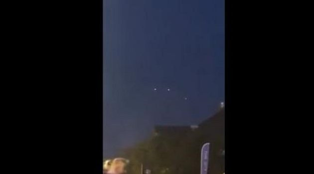 Μπέρδεψαν τους αλεξιπτωτιστές με τα UFO! (βίντεο)